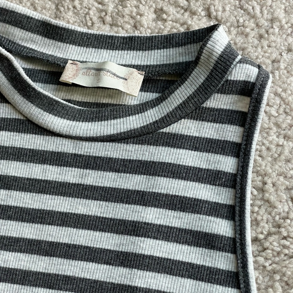 Altar’d State Gray Stripes Mock-Neck Ribbed Racerback Sleeveless Top Size Small - Picture 3 of 10